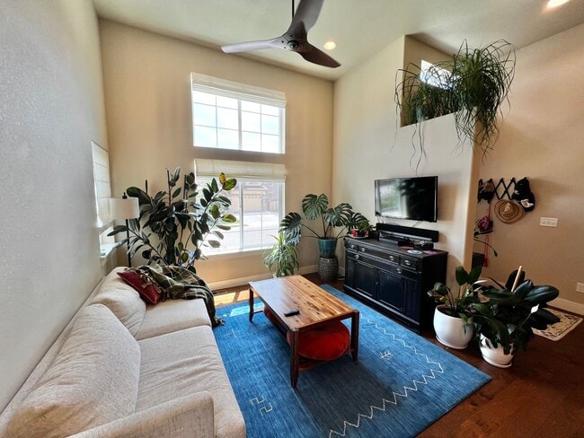 Building Photo - Beautiful 5 Bed House in North Fort Collins!