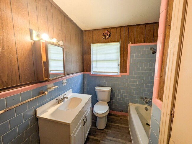 Building Photo - 4510 El Paso Ave