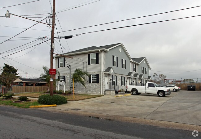 Primary Photo - 6204 Field St