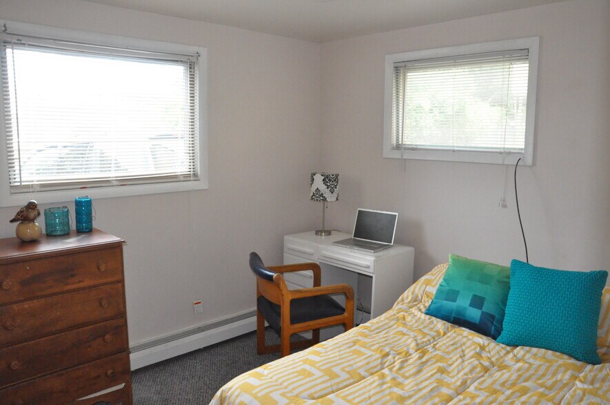 Bedroom - 210 Delaware Ave