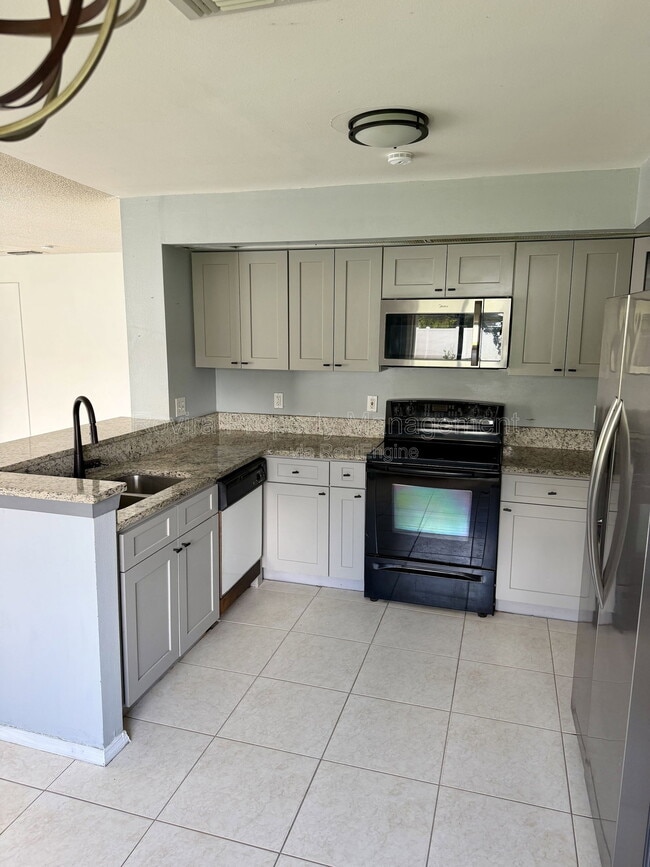 Building Photo - 1501 Chevington Ct