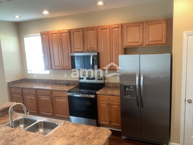 Building Photo - 3124 Shady Lily Ln
