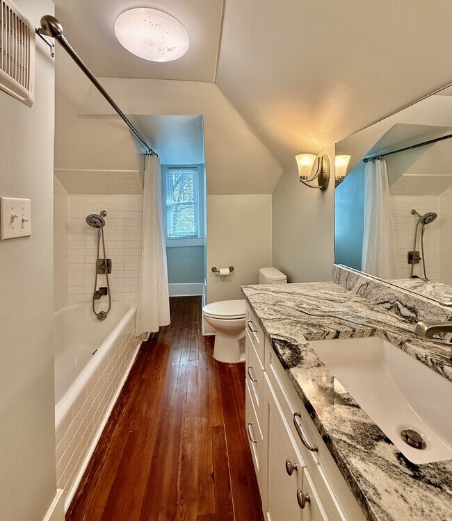 Building Photo - 107 W Geer St