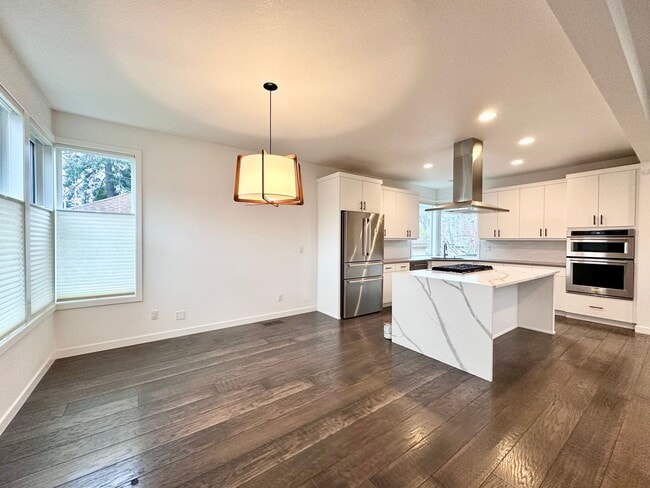 Building Photo - Exceptional Modern 3-Story Single-Family Home Near Woodstock