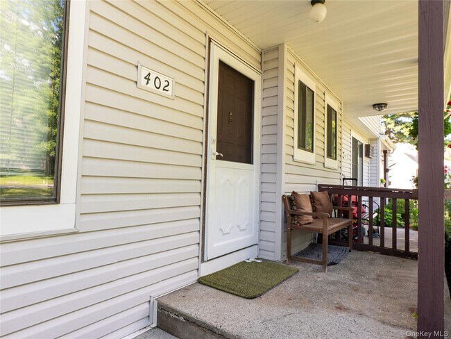 Building Photo - 402 Mountain Laurel Dr