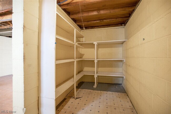 Building Photo - 12010 Longmead Ave