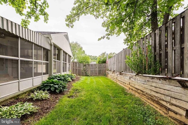 Building Photo - 3817 Ren Rd