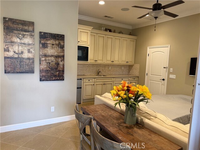 Building Photo - 121 Derailer