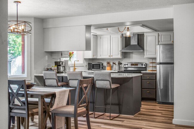 Building Photo - Furnished Short-Term Rental in Eagle – Pool & Prime Location!