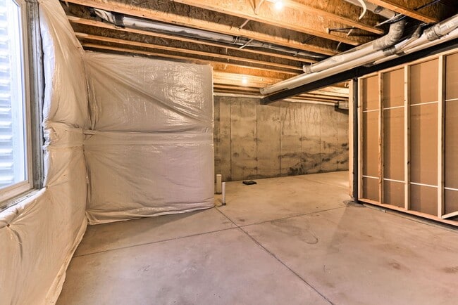 Building Photo - MOVE In SPECIAL - Beautiful 3 Bedroom 2 1/2 Bath Townhome in Loveland