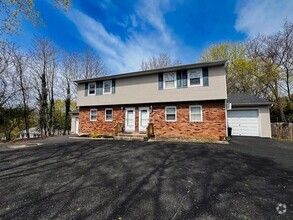 Building Photo - 23 B Van Wicklen Ct