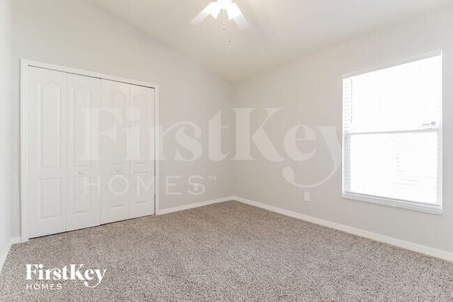 Building Photo - 16520 Deer Chase Loop