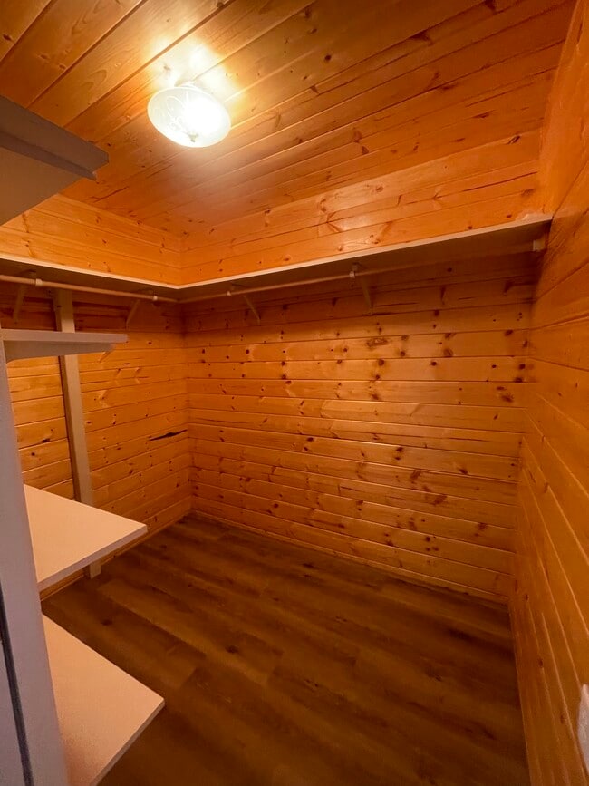 Building Photo - 1983 Summit Blvd