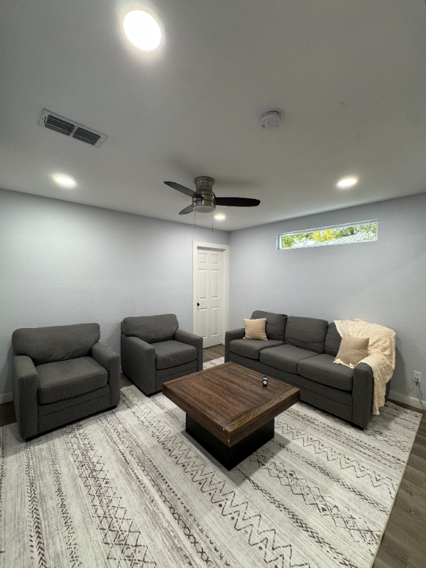 Building Photo - 1501 Sagebrush Dr