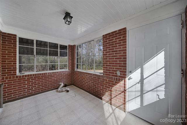 Building Photo - 3033 Pleasant Plains Rd