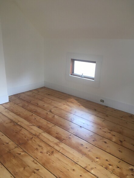 South bedroom - 468 Union St