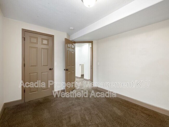 Building Photo - 25 E 2250 N