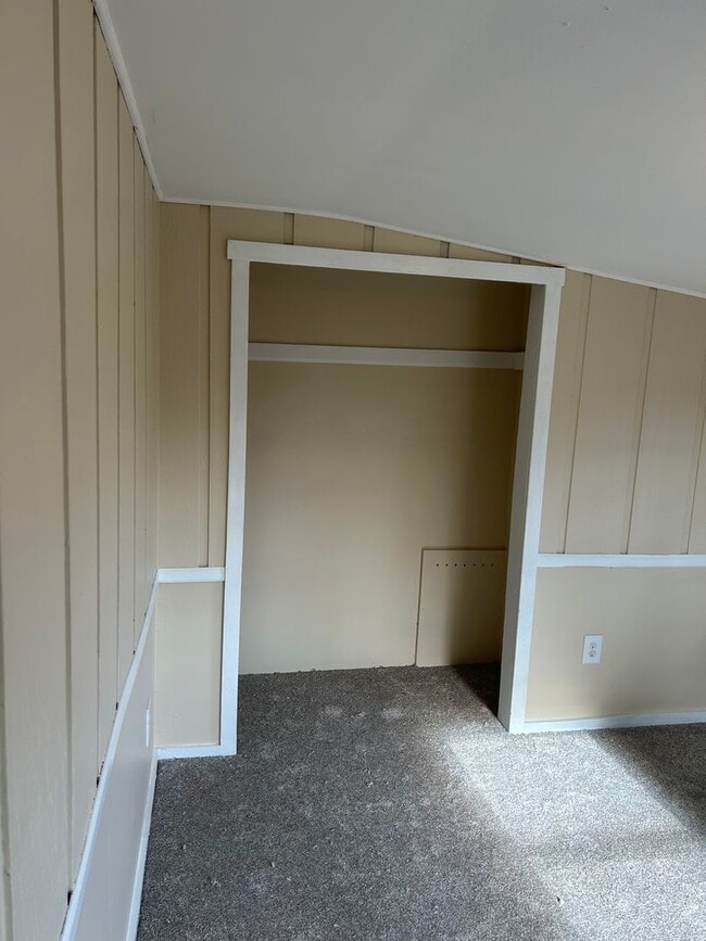 Building Photo - 12-14 Chapel