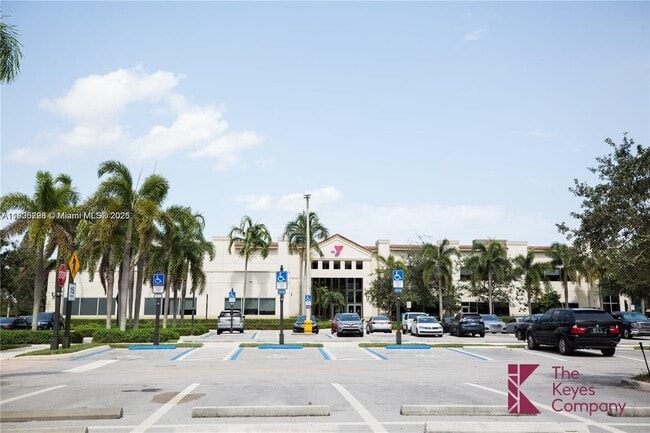 Building Photo - 2142 Madeira Dr