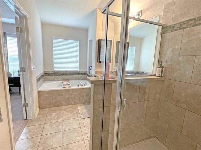 Building Photo - 13313 Henneman Dr