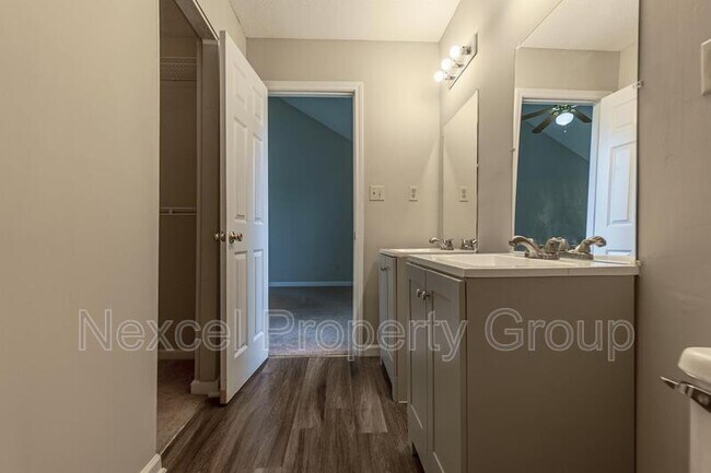 Building Photo - 2961 Churchwell Dr