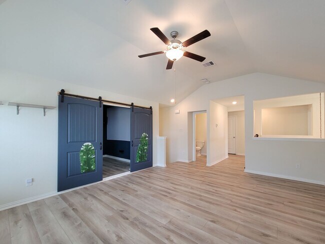 Building Photo - This thoughtfully designed home boasts 4 spacious bedrooms (2 down) and 3.5 baths, providing ampl...