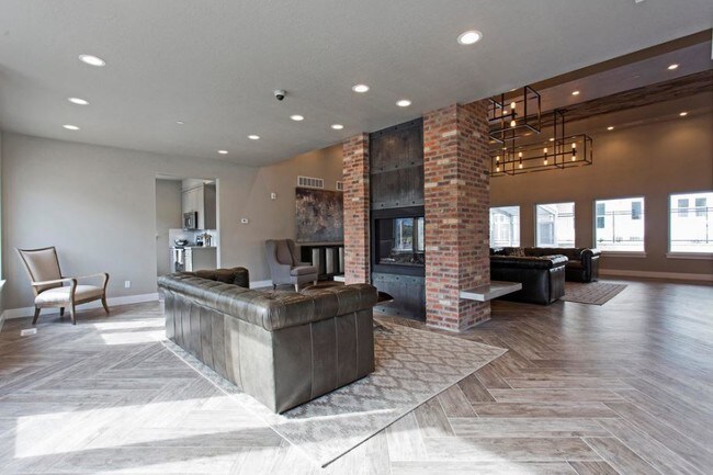Building Photo - 972 S High Ridge Dr