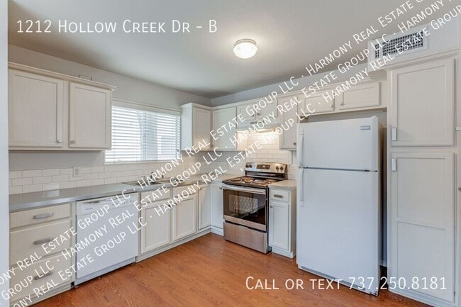 Building Photo - 1212 Hollow Creek Dr