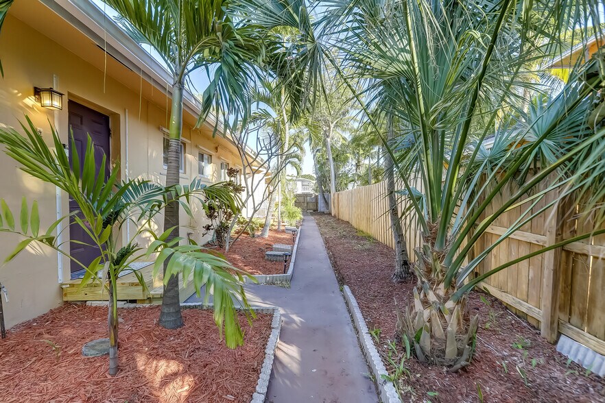 Primary Photo - 619 SW 14th Ave