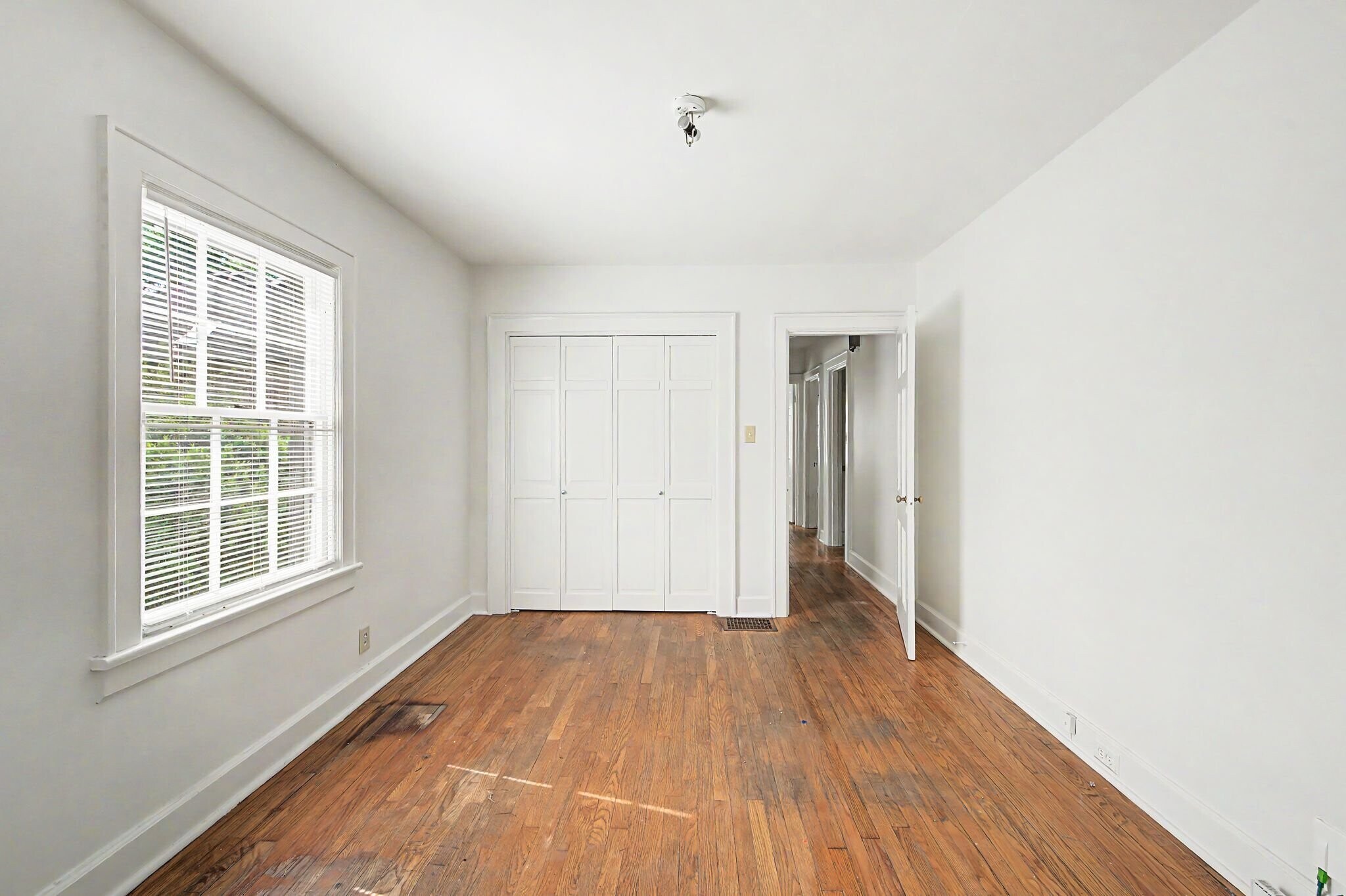 Building Photo - 712 Cantrell Ave