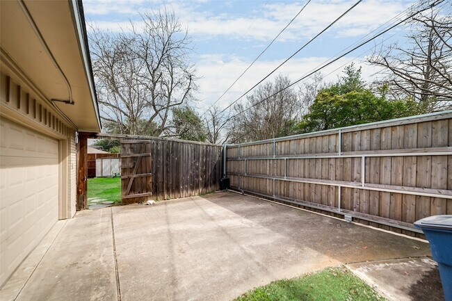 Building Photo - 6306 Highgate Ln