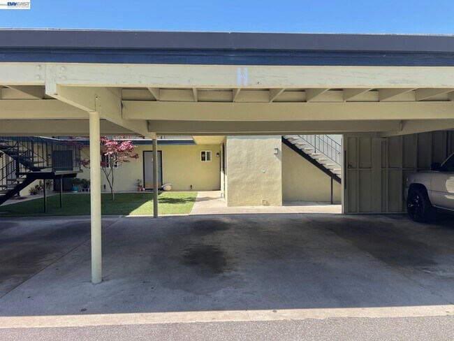 Building Photo - 36976 Mulberry St