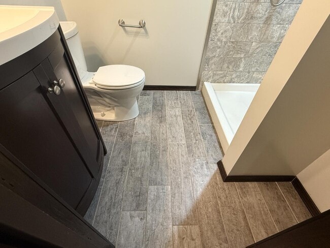 Building Photo - 5902 W Franklin St