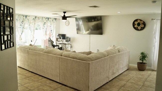 Building Photo - 3290 Turtle Cove