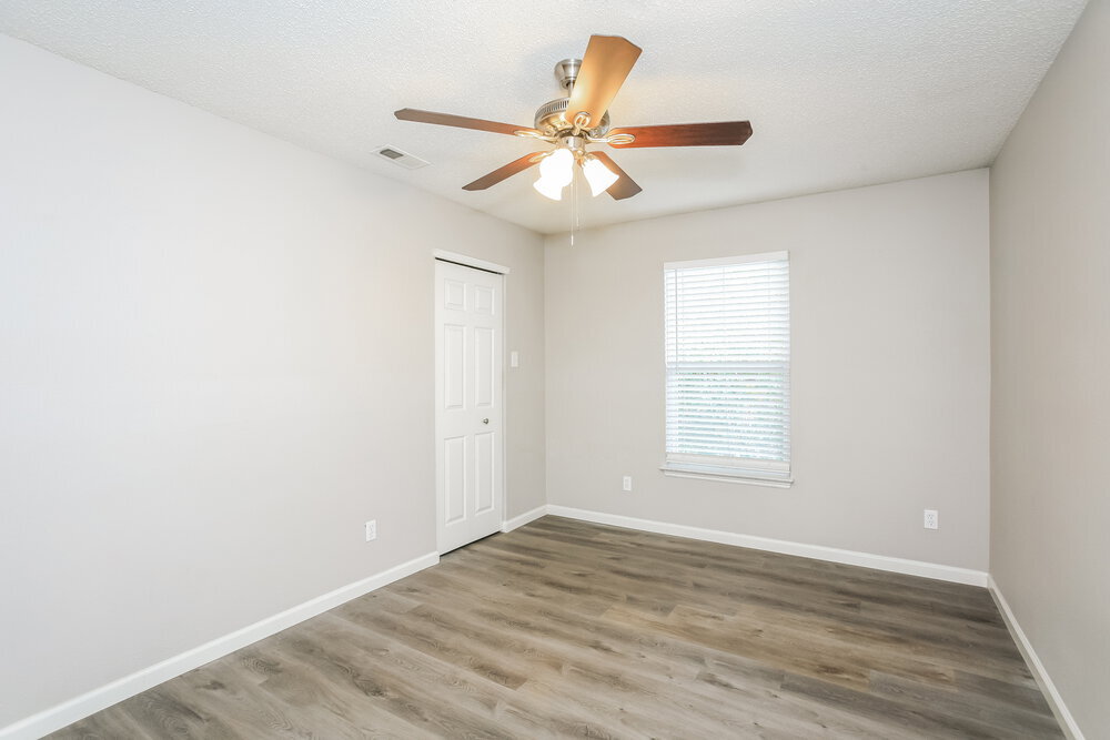 Building Photo - 2014 Dutch Elm Dr