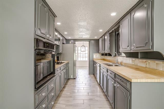 Building Photo - 1225 Crestwood Dr