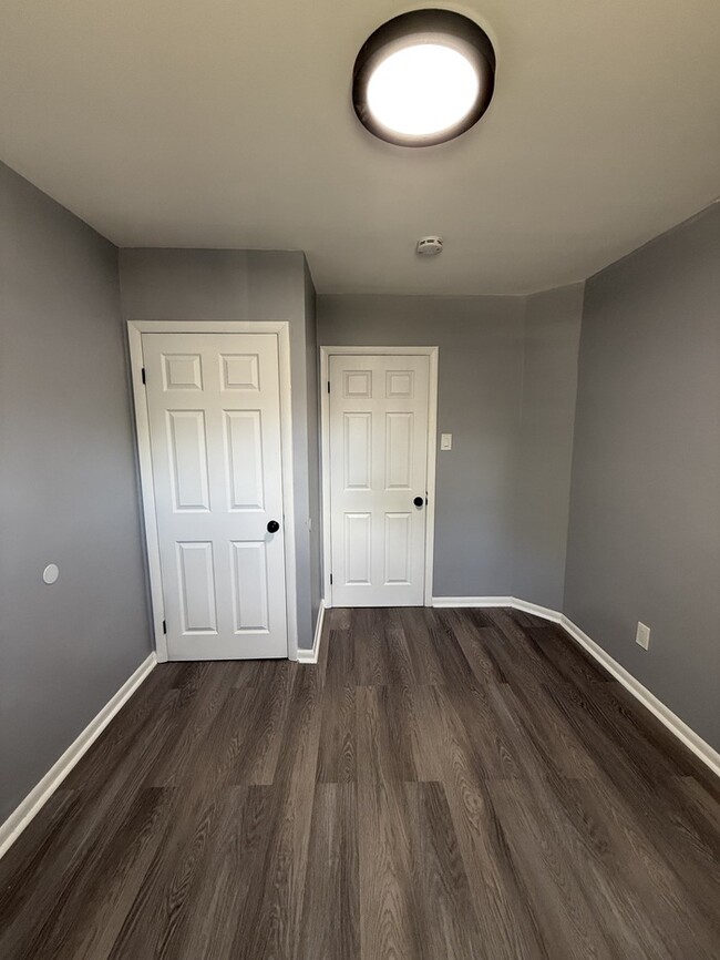 Building Photo - 309 Ellis Ct