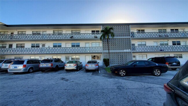 Building Photo - 467 Golden Isles Dr