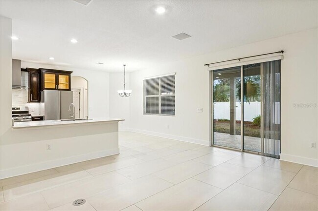 Building Photo - 516 Walking Fern Loop