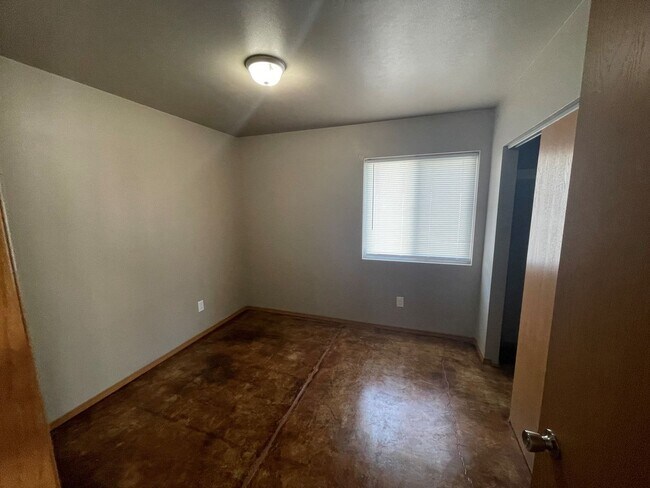 Building Photo - 109 Pear Ct