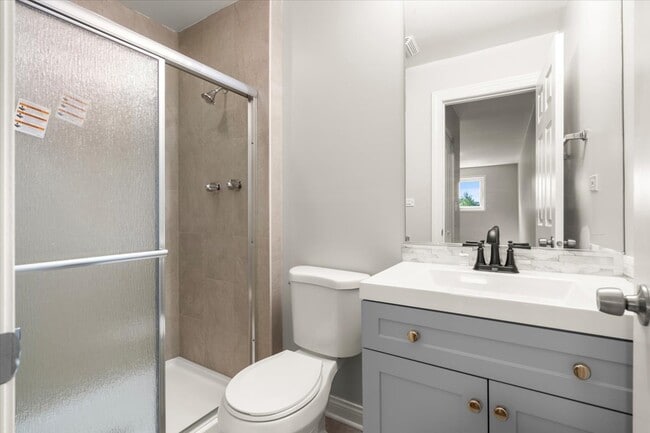 Building Photo - 1704 N Drury Ln