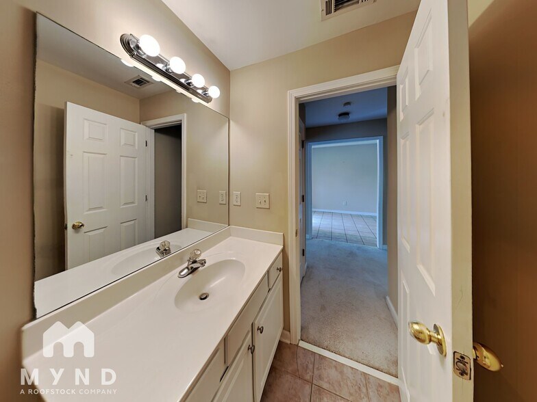 Building Photo - 1690 Cooper Lakes Dr