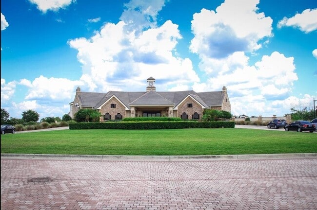 Building Photo - 13803 Larkton Ln