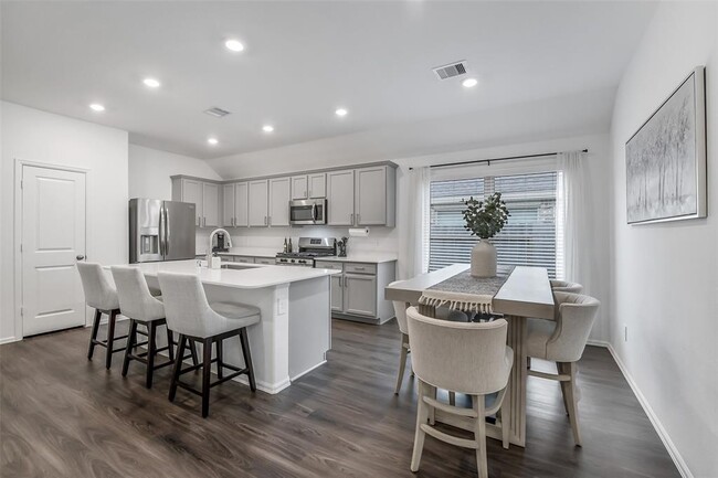 Building Photo - 17018 Westmoreland Promenade Pl