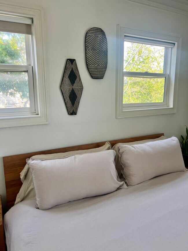 2Bedroom/2Bath - Master Bath - 33 S Venice Blvd