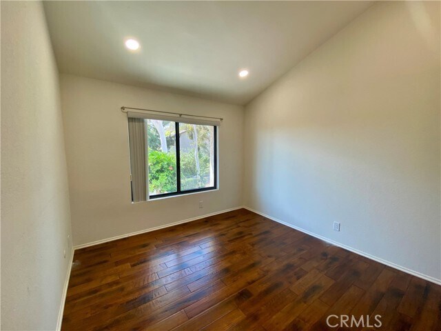 Building Photo - 809 Creekside Dr