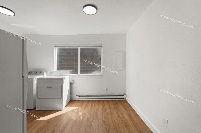 Building Photo - 6321 N Lombard St