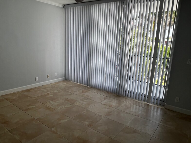 Building Photo - 525 N Ocean Blvd