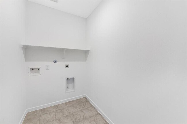 Building Photo - 9739 Pettus Crk Dr