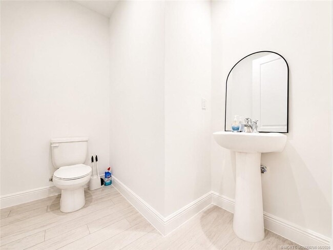 Building Photo - 3583 NW Solange Ct